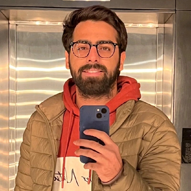 عماد موتمنی